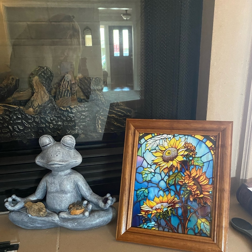 So beautiful. Large print! Fancied glass and sunflowers 🌻